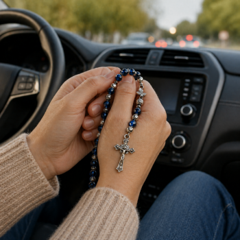 Bracelet dizaine perles bleues et argentées de Medjurgorje