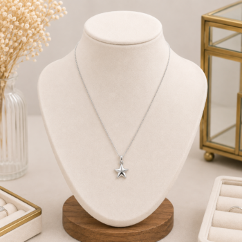 Pendentif en forme d'étoile